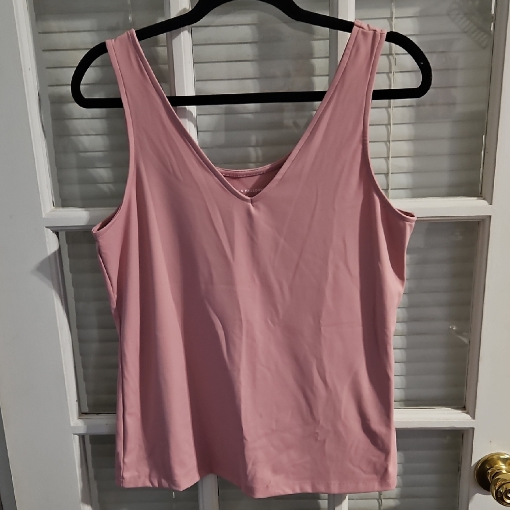 ❤️ NWT Kate & Mallory Soft Pink V-Neck Tank Top. Sz M